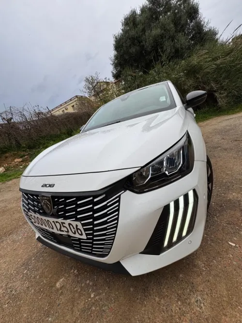 Peugeot 208 2025 Hybrid