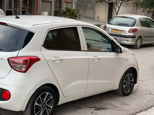 Hyundai Grand i10 Sedan 2018 DZ GLS 