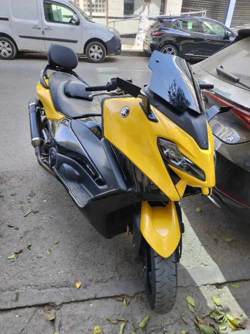 Yamaha Tmax 2022
