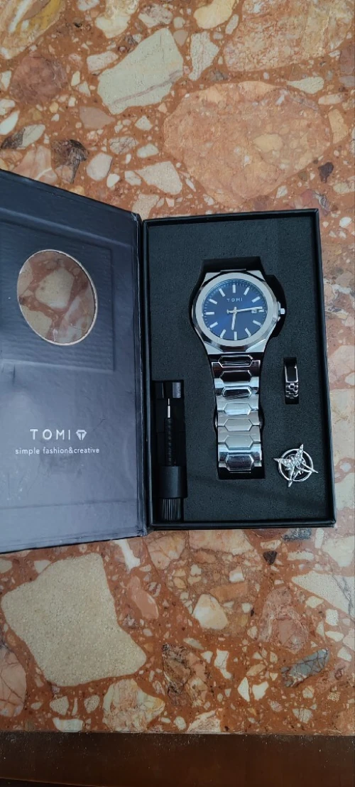 Montre TOMI