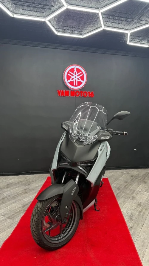 Yamaha Xmax 300 2025