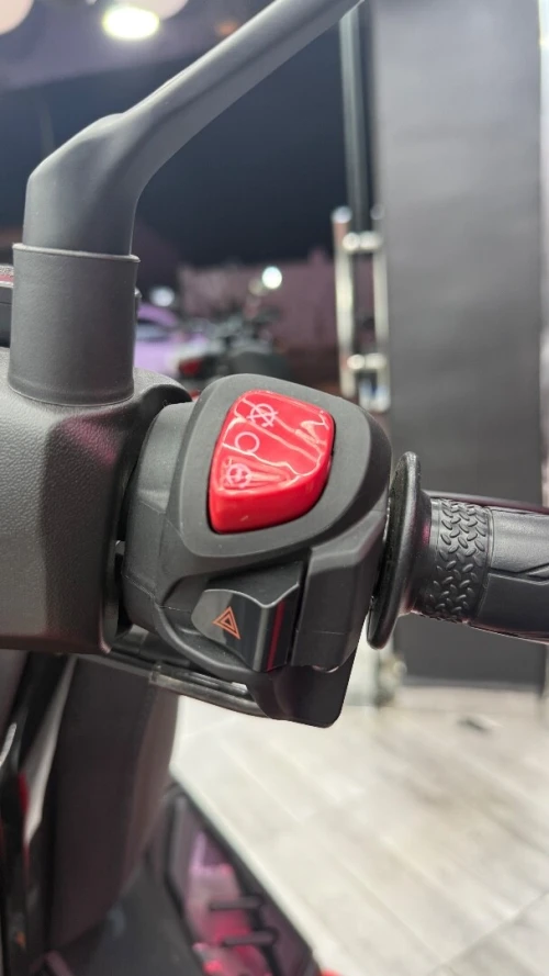 Yamaha Xmax 300 2025