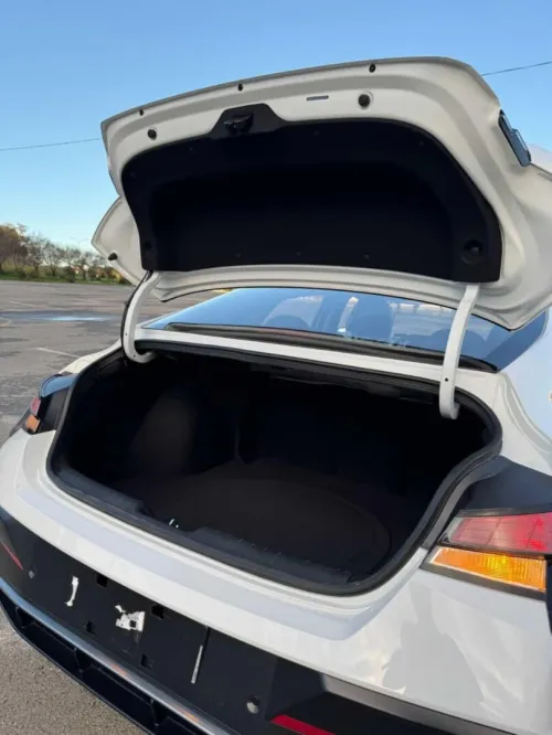 Hyundai Elantra 2025 