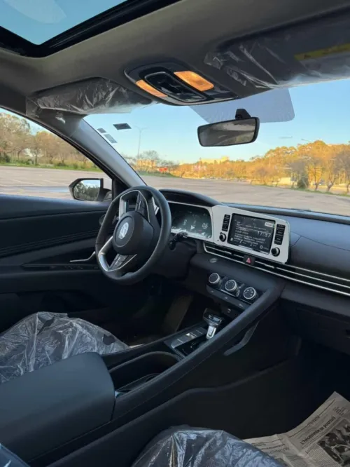 Hyundai Elantra 2025 