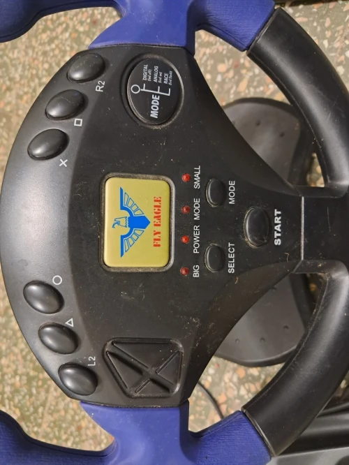 Volant fly eagle pour PS2 et PC
