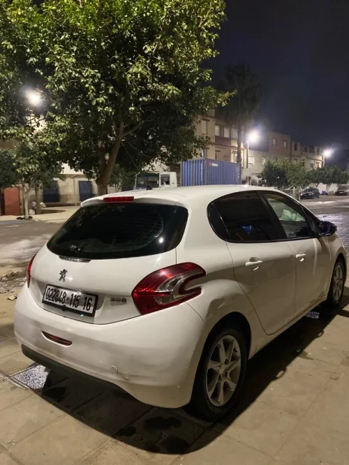 Peugeot 208 2015 Allure