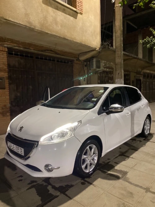 Peugeot 208 2015 Allure