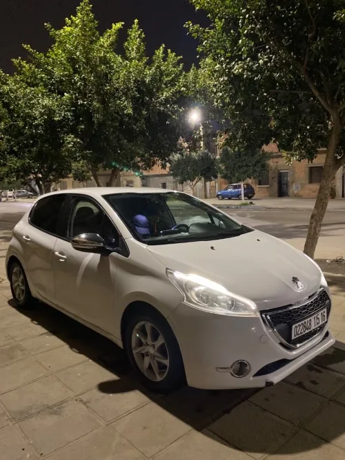 Peugeot 208 2015 Allure