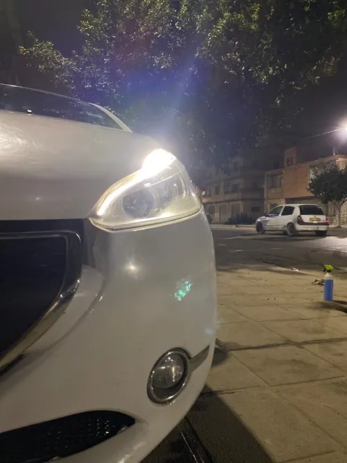 Peugeot 208 2015 Allure