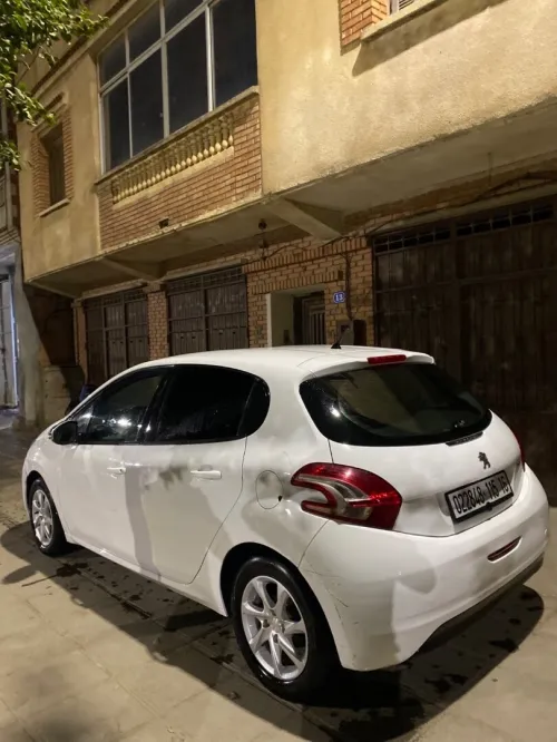 Peugeot 208 2015 Allure