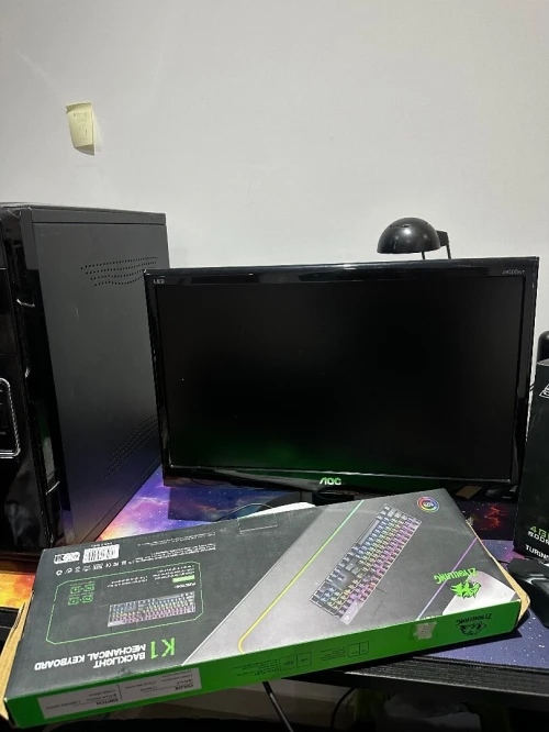 Pc gamer+ecran+clavier+souris