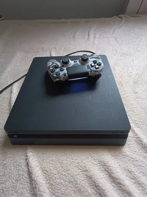2 ps4 1 normal 1slim
