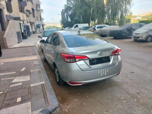 Toyota Yaris 2023 Vitres électriques climatisation