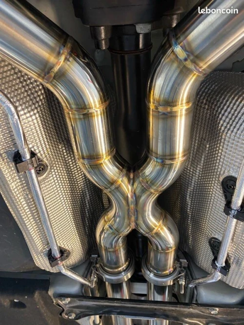 ligne échappement akrapovic