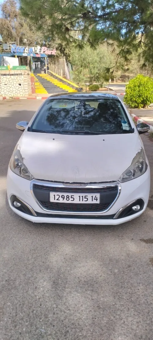 Peugeot 208 2015 Allure Facelift