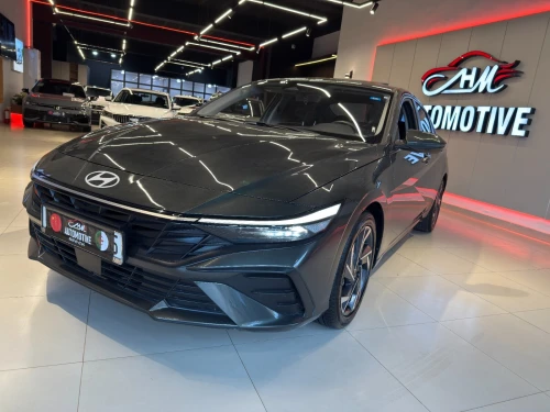 Hyundai Elantra 2025 luxury