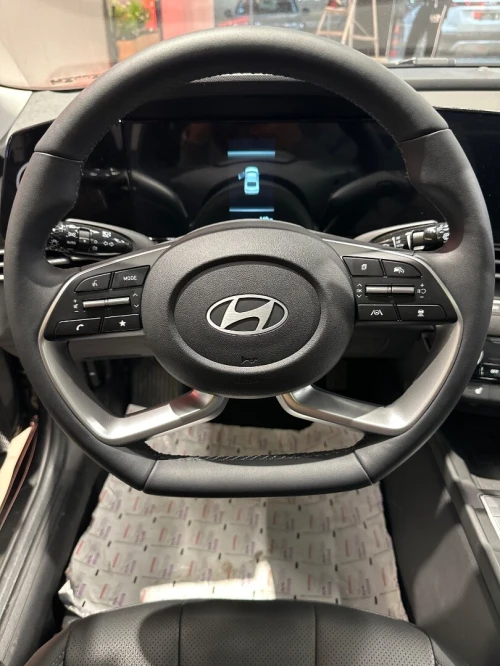 Hyundai Elantra 2025 Luxury
