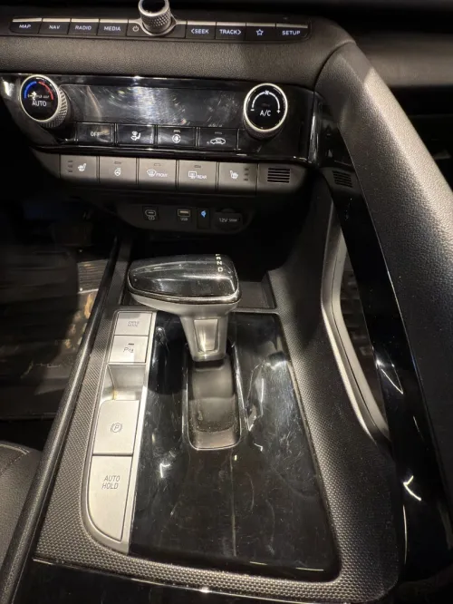 Hyundai Elantra 2025 luxury