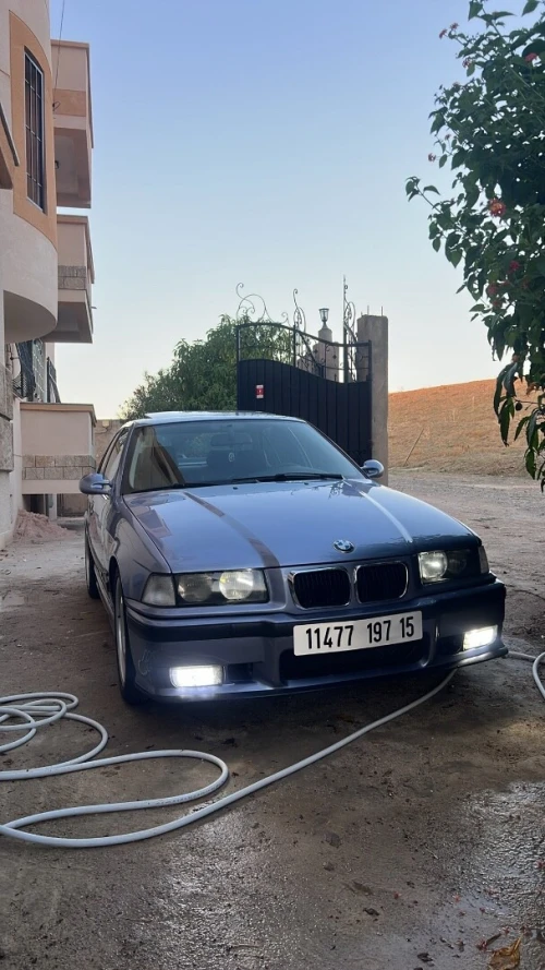 BMW Série 3 2017 