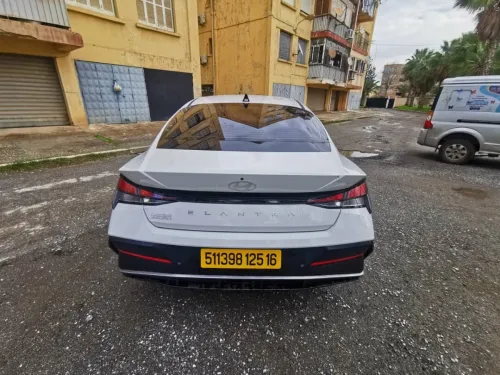 Hyundai Elantra 2025 GLX