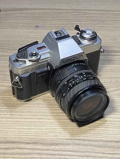 Appareil photo argentique Minolta X-300 vintage + objectif  + filtre