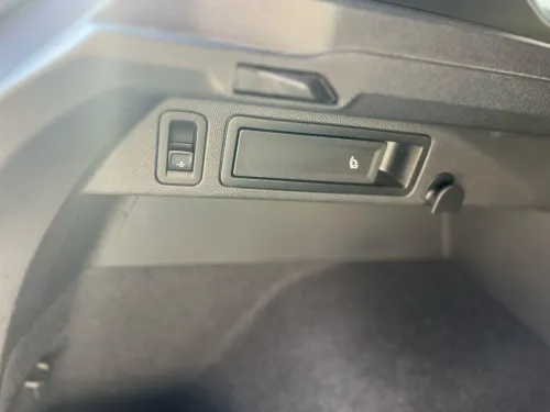 Volkswagen Tiguan 2023 R lain