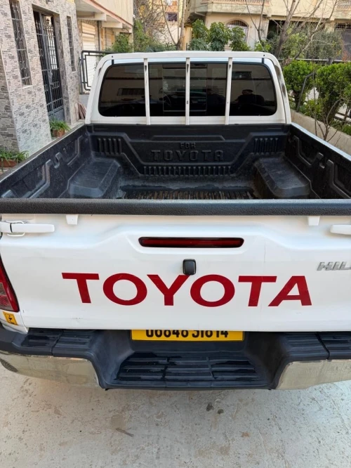 Toyota Hilux 2018 LEGEND SC 4x4