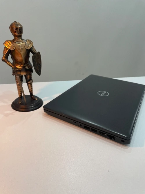 Dell latitude 5400 i7-8665U / 8GB / 256gb ssd / 14"
