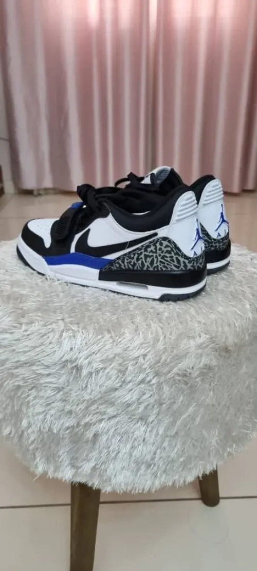 N i k e A i r J o r d a n 1 Low True Blue
