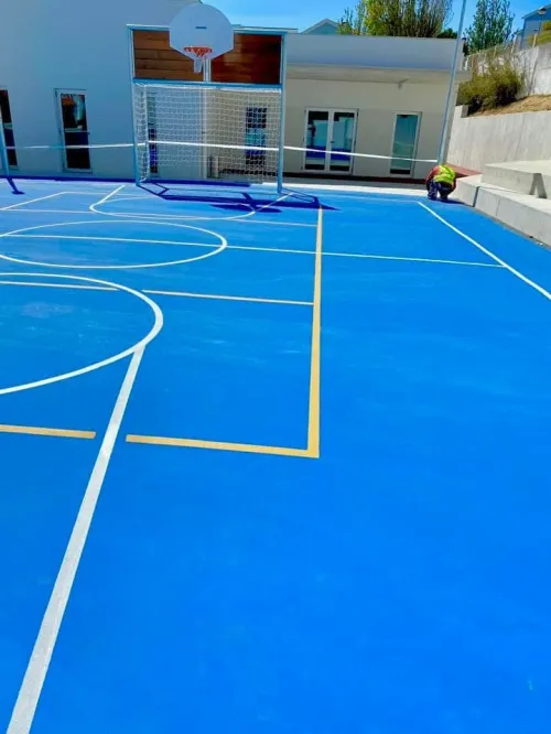 Gomme synthétique, acrylique epdm, revêtements salle de sport et terrains