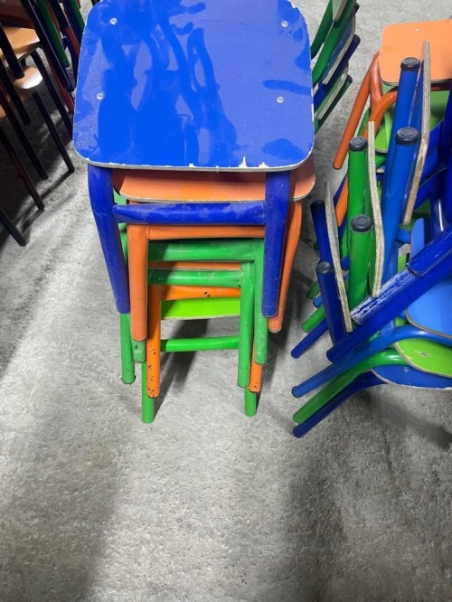 Lot matériel scolaire pour école ou préscolaire Bon état