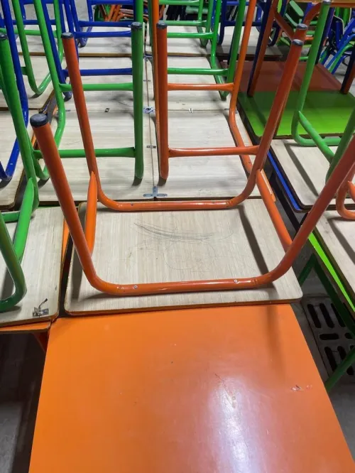 Lot matériel scolaire pour école ou préscolaire Bon état