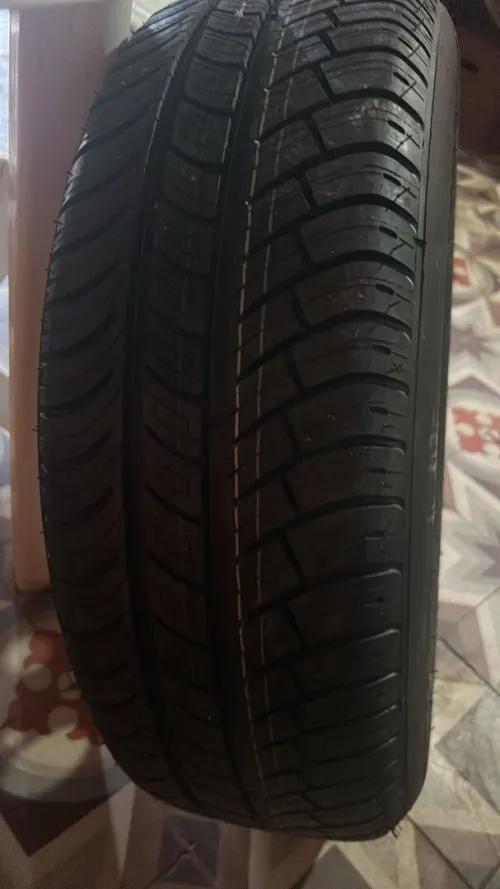 Pneu michelin avec jante