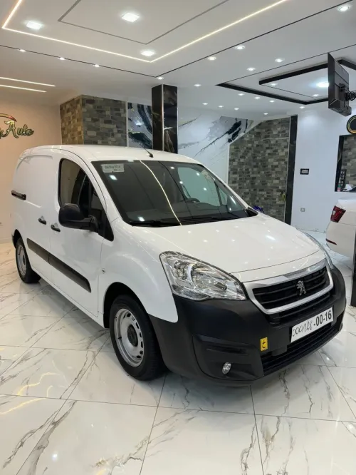 Peugeot Partner 2017 B9