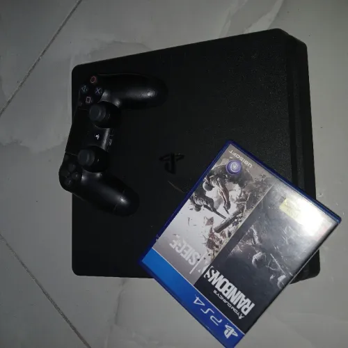 Playstation 4 slim