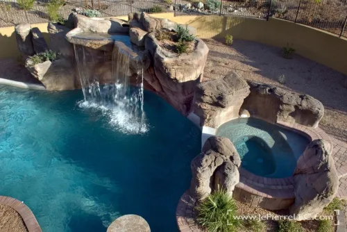  réalisation de piscine naturelle et miroir  تصميم وإنشاء حمامات السباحة