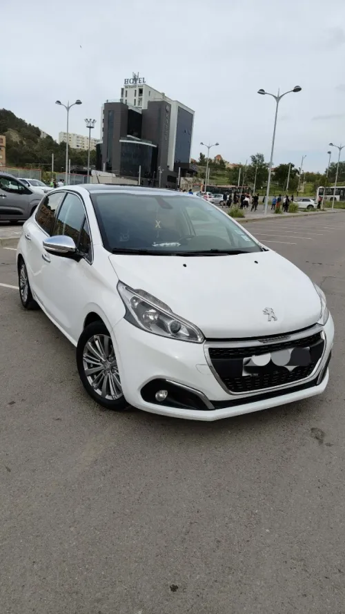 Peugeot 208 2016 Allure Facelift