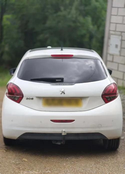 Peugeot 208 2016 Allure Facelift