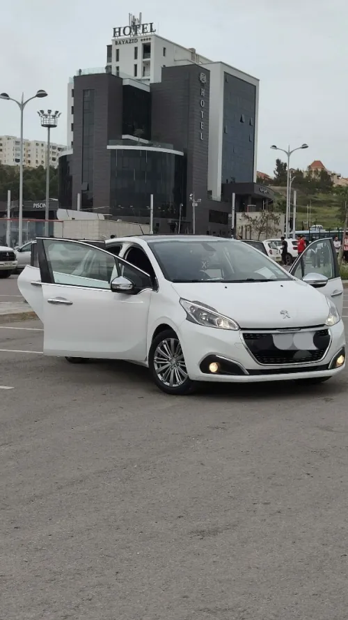 Peugeot 208 2016 Allure Facelift