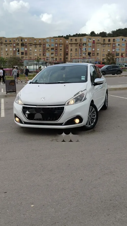 Peugeot 208 2016 Allure Facelift