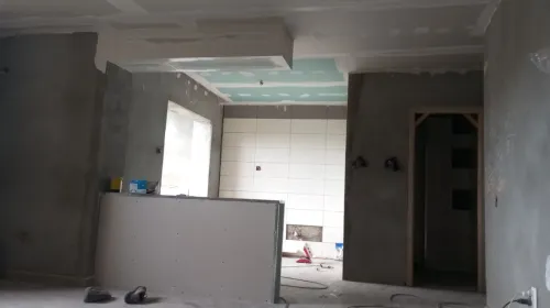Nous vous proposons des services professionnels dans le domaine de :  Placoplatre  Peinture moderne et classique  Décoration intérieure (plafonds, murs, design moderne