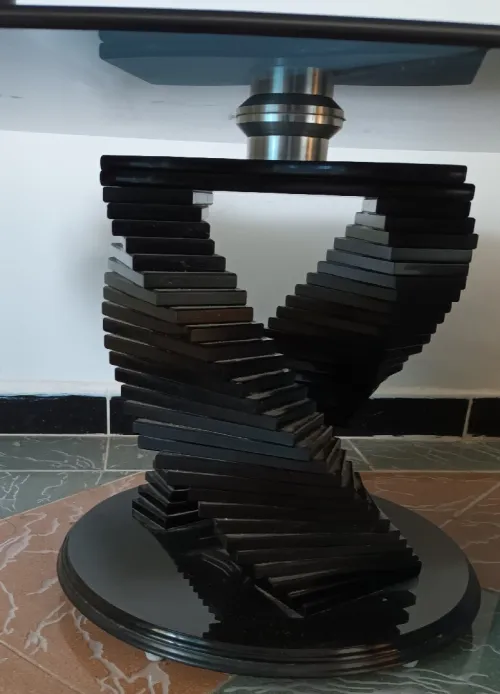 Vente  table basse en verre trompé made  italie  .