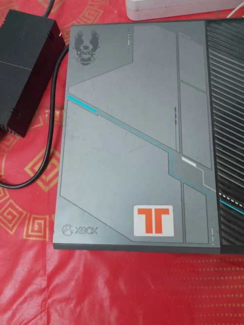 XBOX One 1t Halo 5 guardians LIMITED EDITION