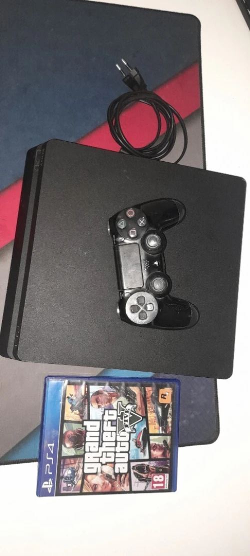 Ps4 slim 500 go version 13.52 plus cd gta 5