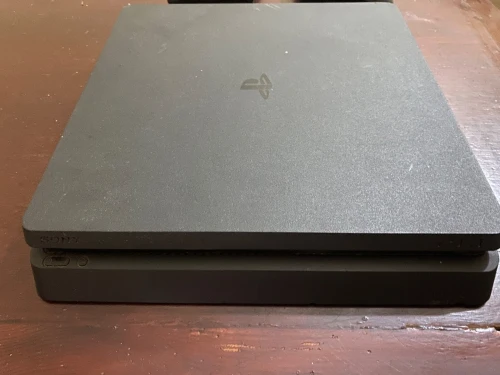 Ps4 slim