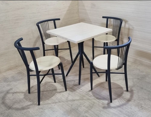 table de cuisine ouedkniss  tolix   بلاستك طاولات و كرسي