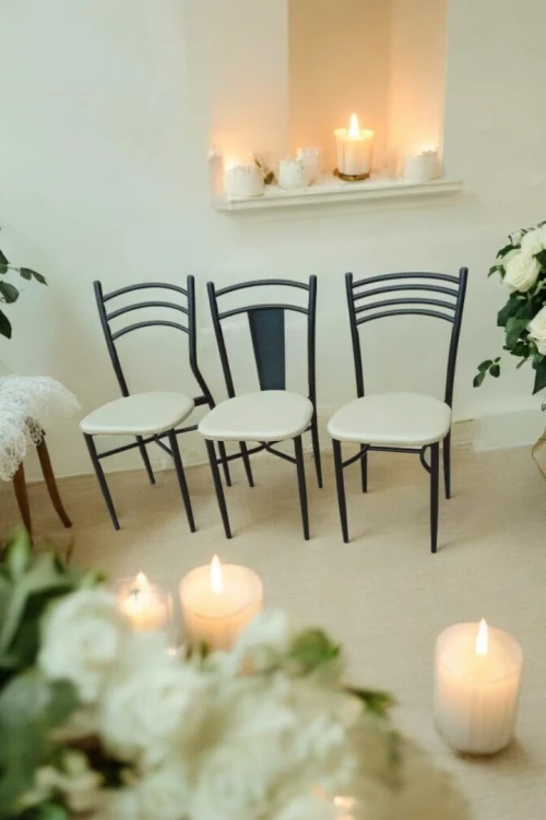 table de cuisine ouedkniss  tolix   بلاستك طاولات و كرسي