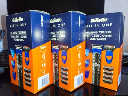 Tondeuse & Kit de Rasage Gillette Tout-en-Un Visage & Corps (Neuf, scellé)