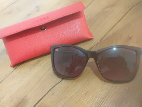 Lunettes soleil guess