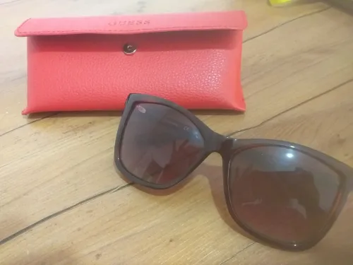 Lunettes soleil guess